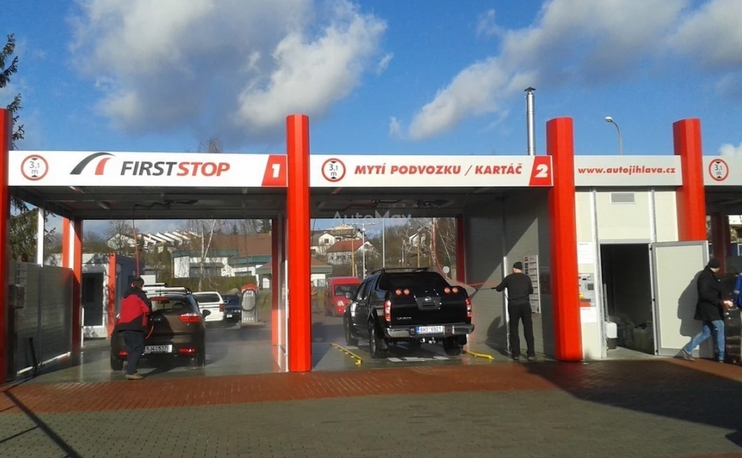 Hogyan működik az érintésmentes autómosó a főút mellett? | AutoMax Group