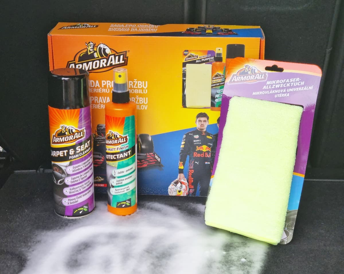 <p>Čalounění v autě vyčistíte snadno a rychle</p> | AutoMax Group