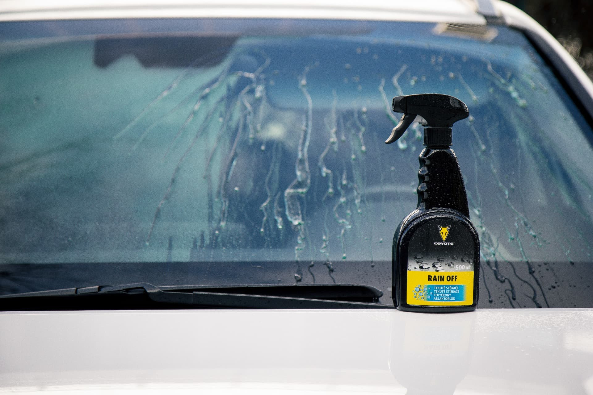 <p>Jak fungují tekuté stěrače?</p> | AutoMax Group